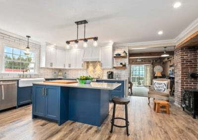 Choosing the right cabinet color for your kitchen